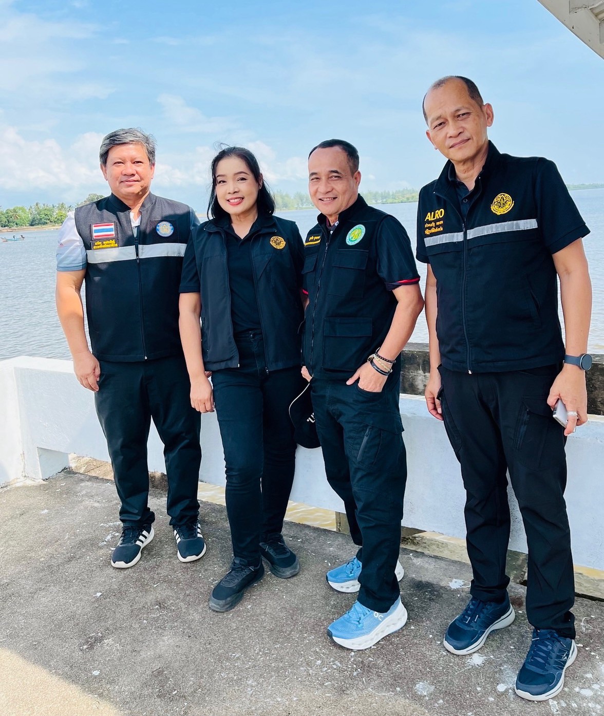 title - ผู้ตรวจราชการ ส.ป.ก. ร่วมลงพื้นที่ รมช.กษ. ติดตามงานพร้อมมอบโยบายการเกษตรและประมง ณ จังหวัดนราธิวาส